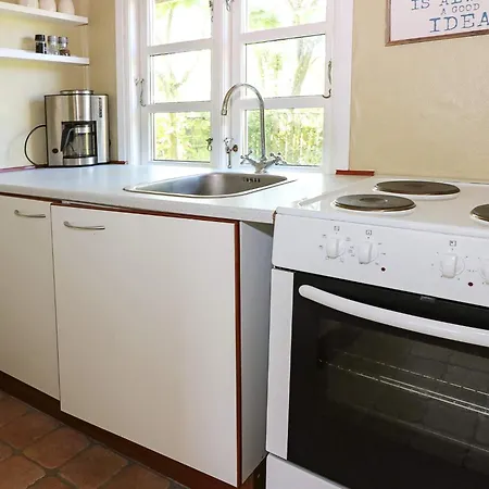 Tranquil Waterfront Cottage-by Traum Tatil Evi