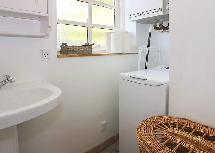 Tranquil Waterfront Cottage-by Traum * Hadsund