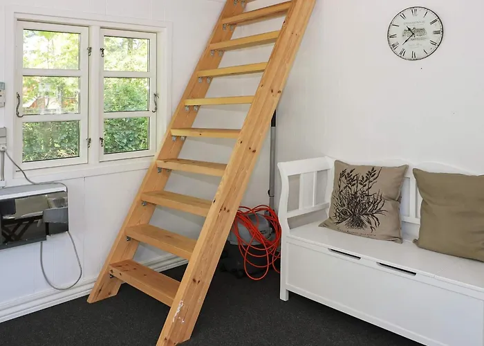 Tranquil Waterfront Cottage-by Traum