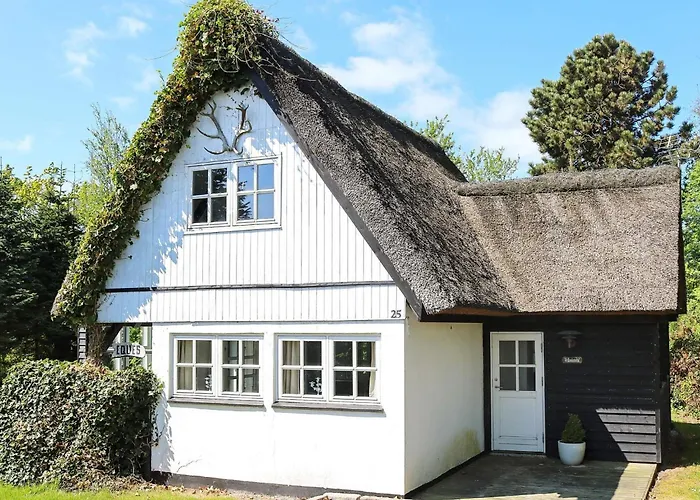 Tranquil Waterfront Cottage-by Traum *