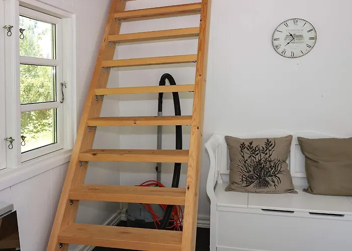 Tranquil Waterfront Cottage-by Traum