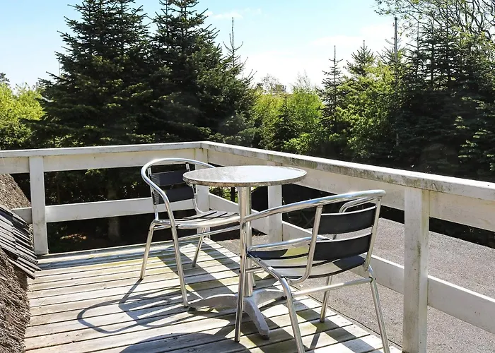 Tranquil Waterfront Cottage-by Traum Hadsund