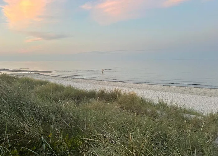 Tranquil Waterfront Cottage-by Traum Hébergement de vacances Hadsund